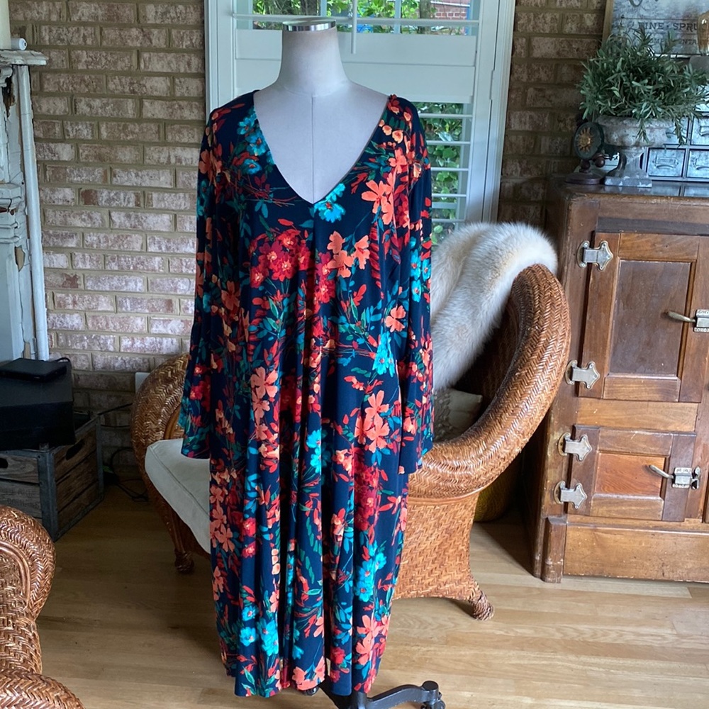 SABRINA BLUE FLORAL PRINTED V NECK BELL SLEEVE DRESS 5X NEW